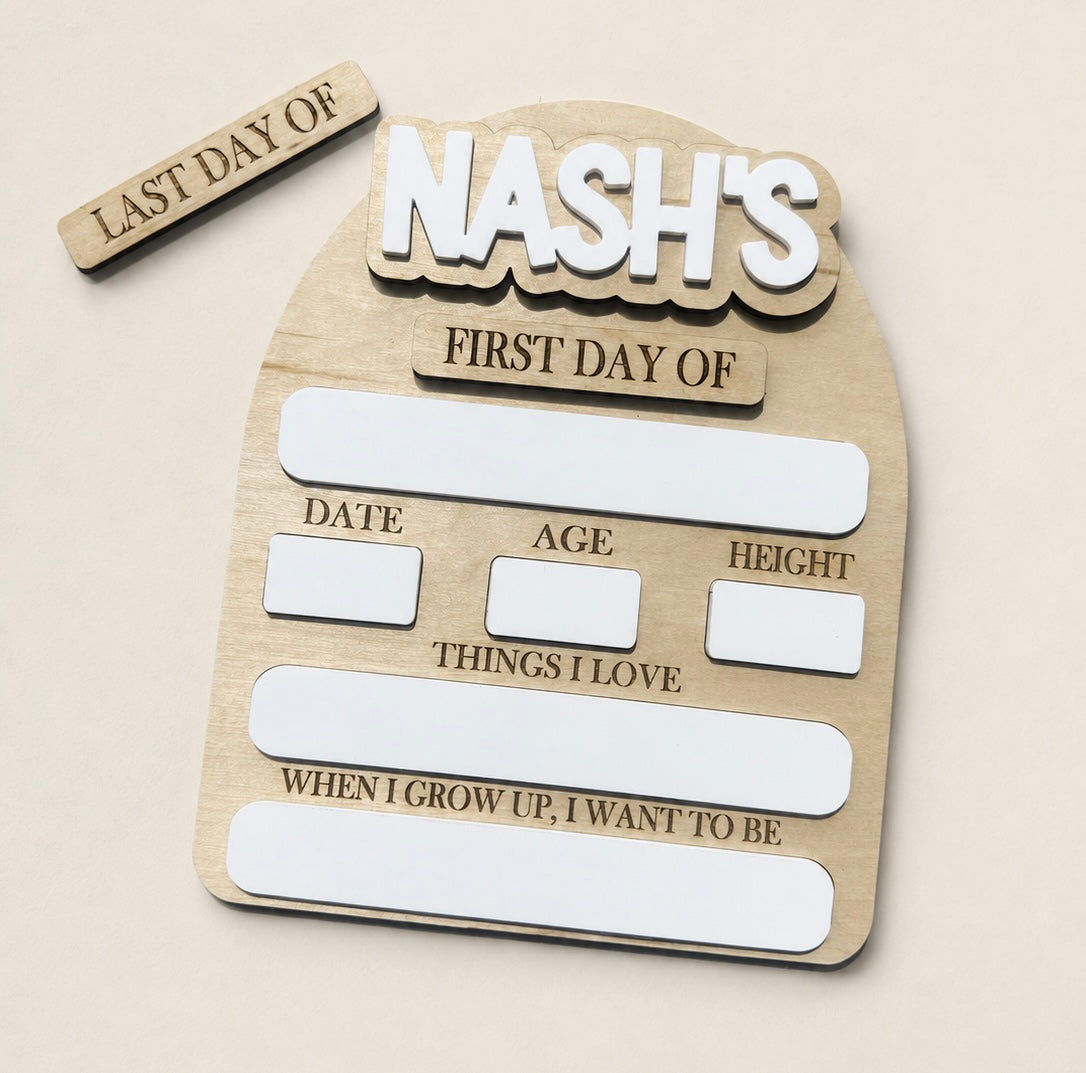 Interchangeable first/last day school sign